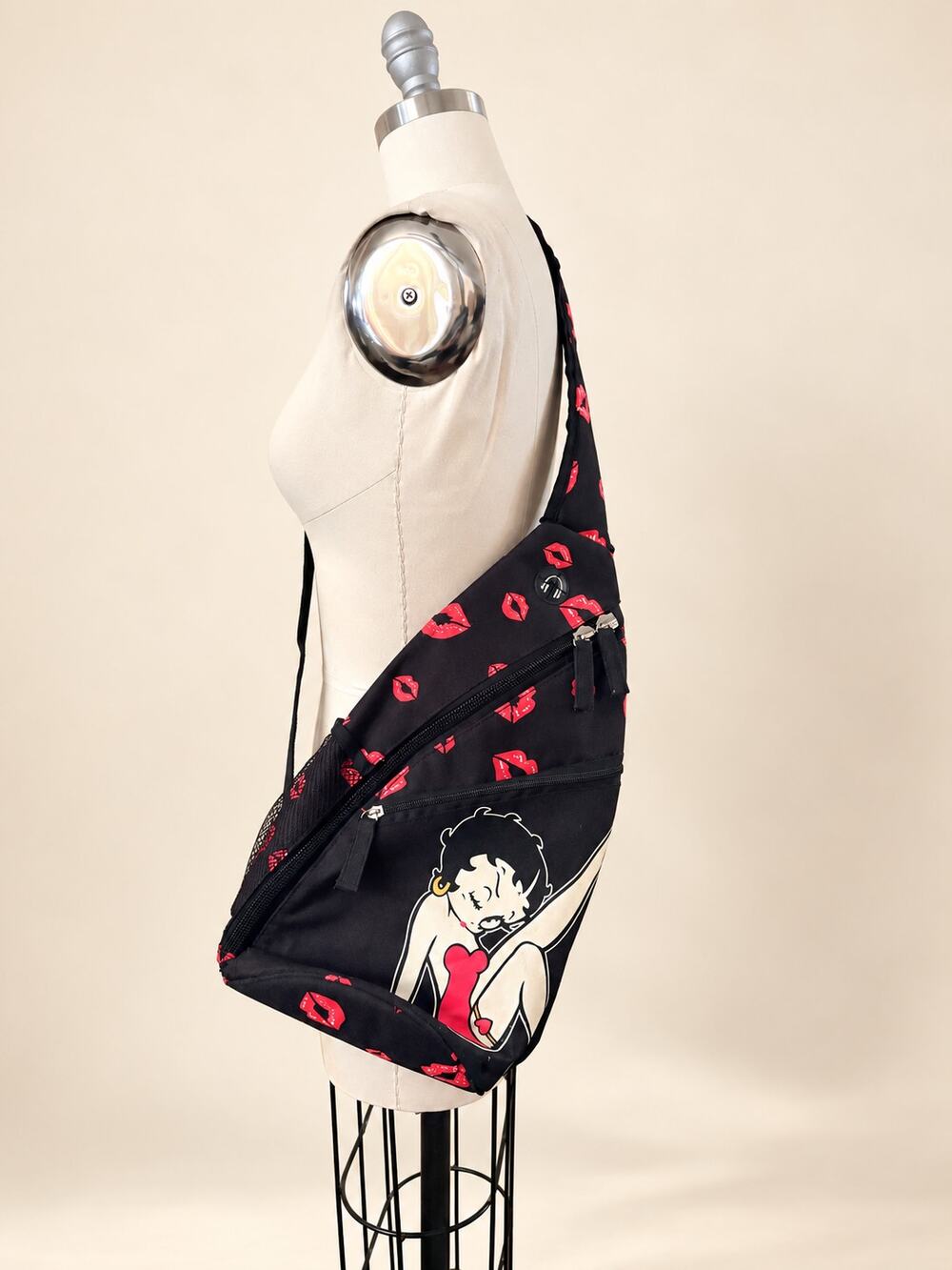 Vintage 2004 Betty Boop Sling Bag Black Red Lips Print Y2K Crossbody